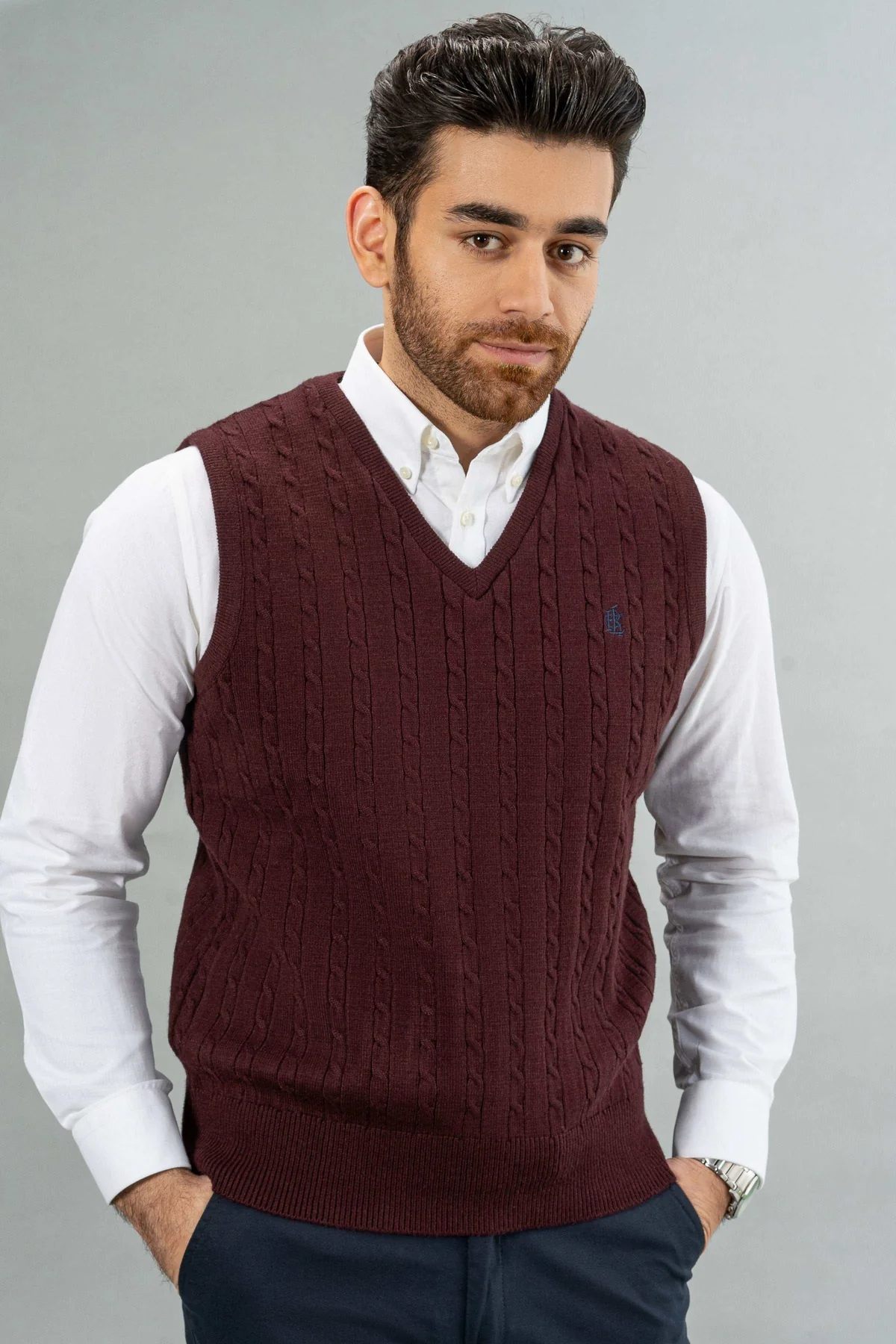 SLEEVELESS SWEATER