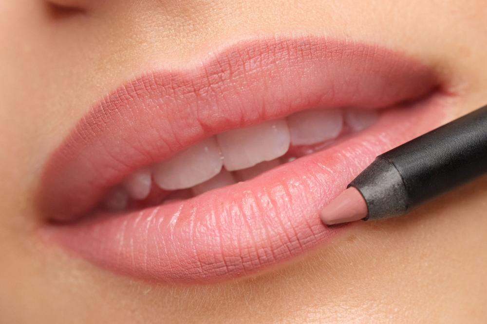 THE ORIGINAL MATTE LIP LINER