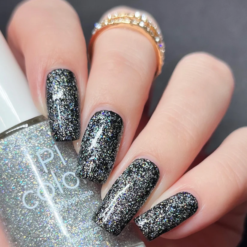 Diamond Blast.401 Silver Holographic Glitter Nail Polish Topper